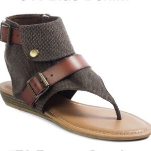 🎉🛍HP🛍🎉 Sandals - 3306